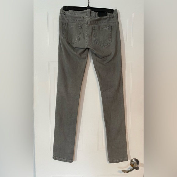 🔷Guess Gray jeans🔷 - Picture 4 of 6